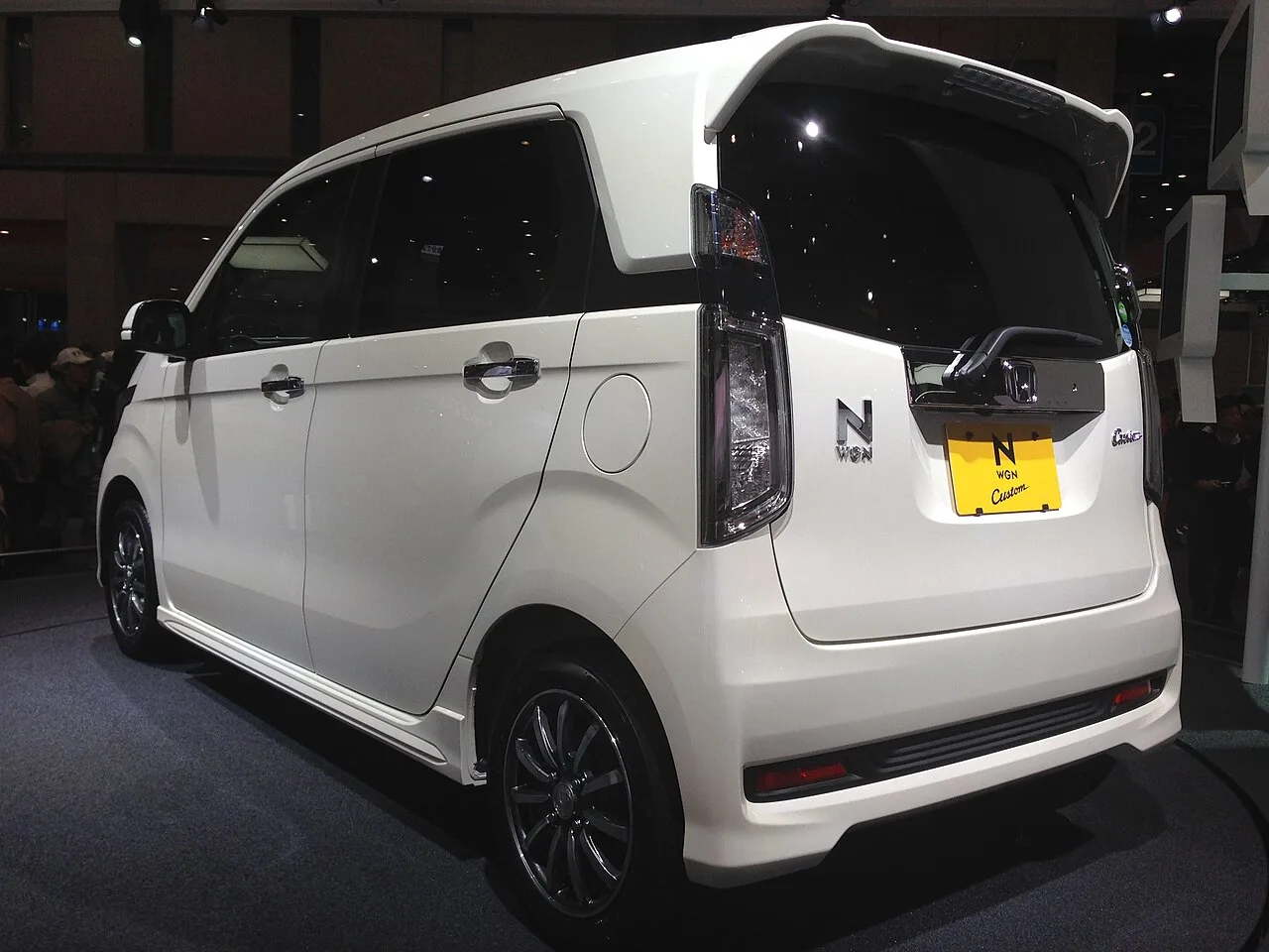 Honda N-WGN JH1/JH2, rear
