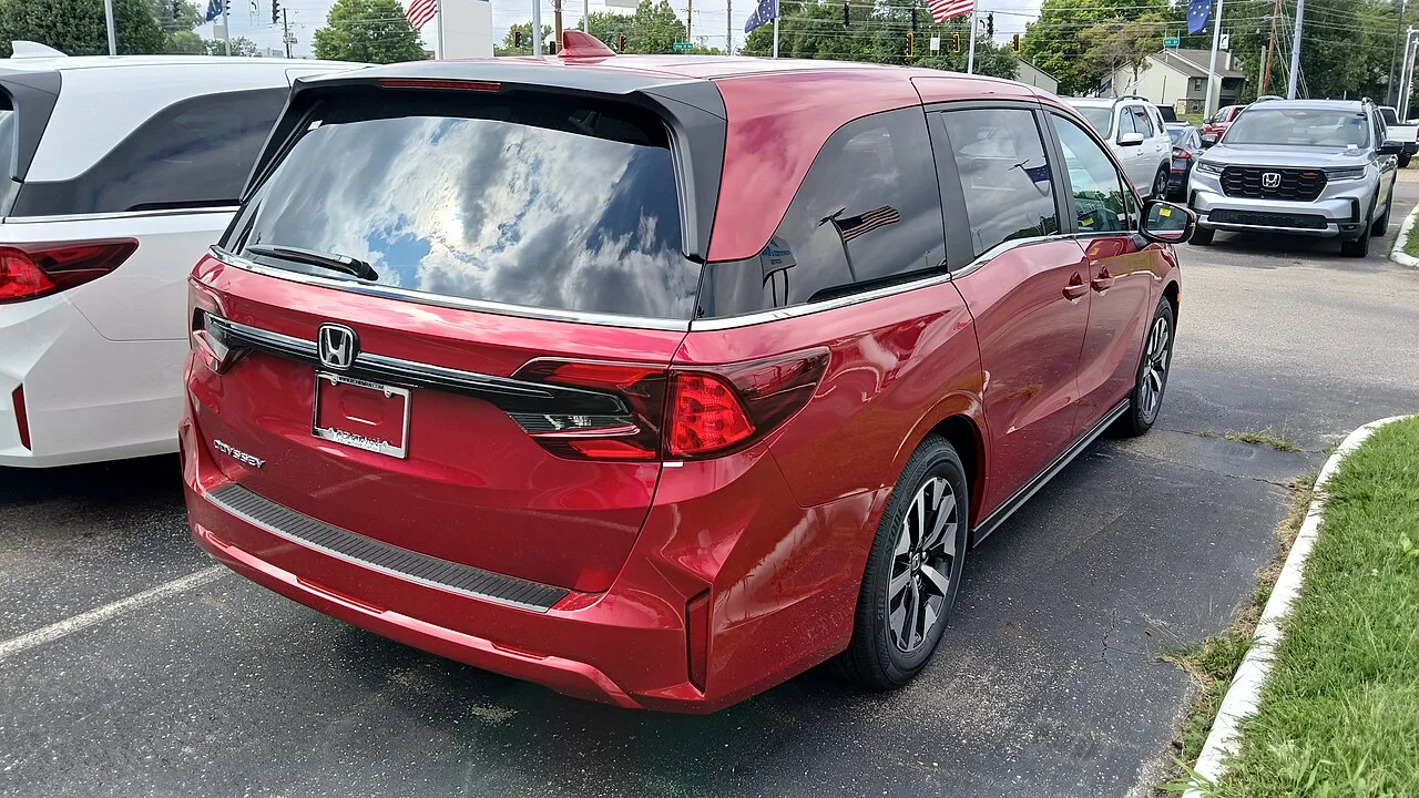 Honda Odyssey, rear