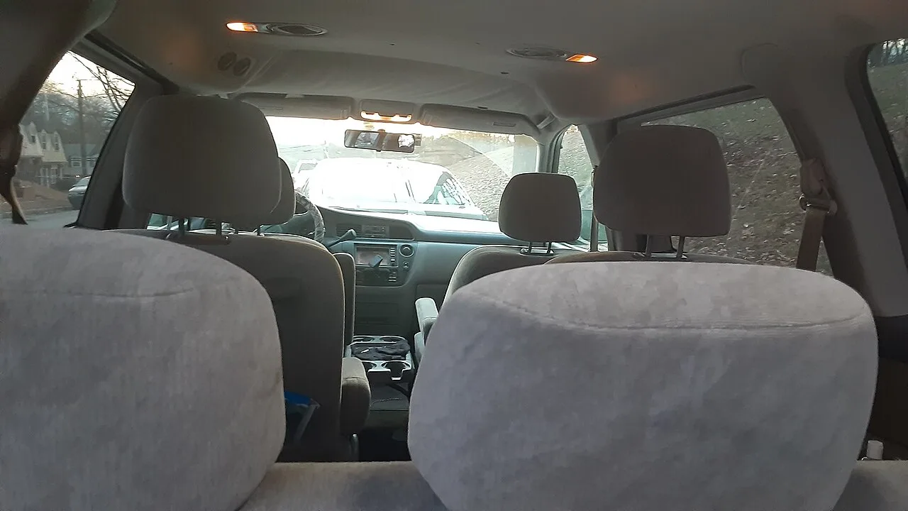 Honda Odyssey RA1–RA5, interior