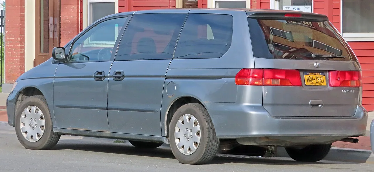 Honda Odyssey, rear