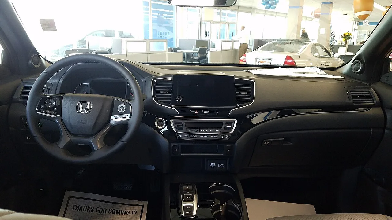 Honda Passport, interior