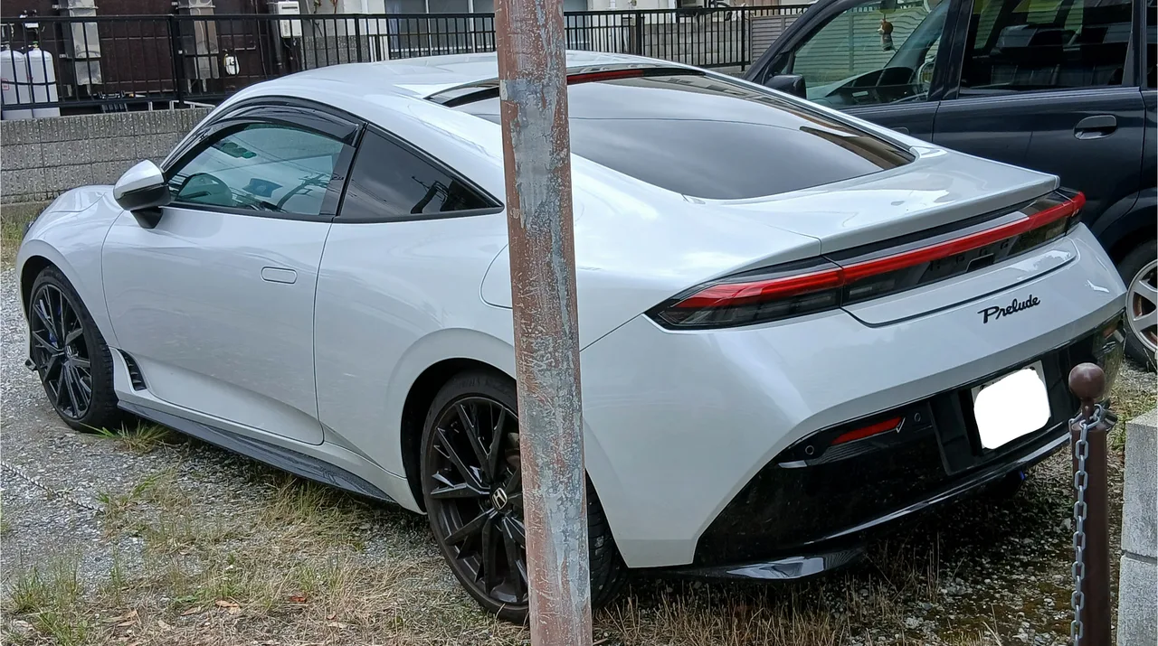 Honda Prelude, rear