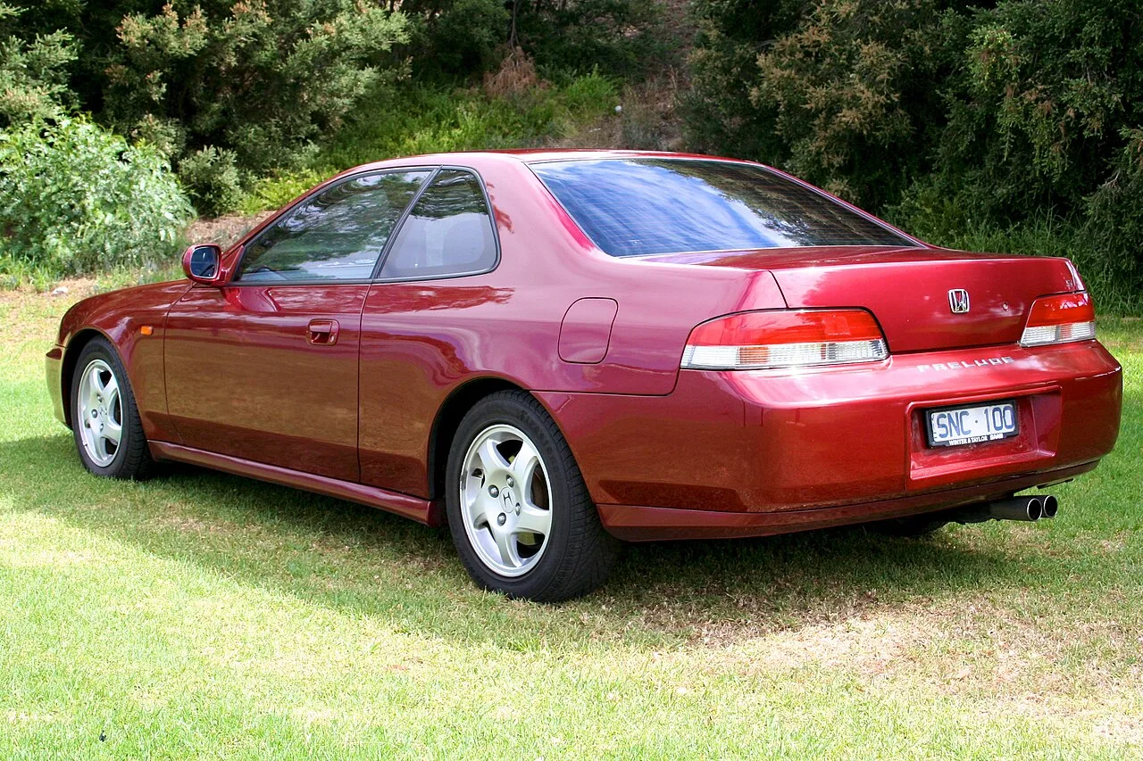 Honda Prelude, rear