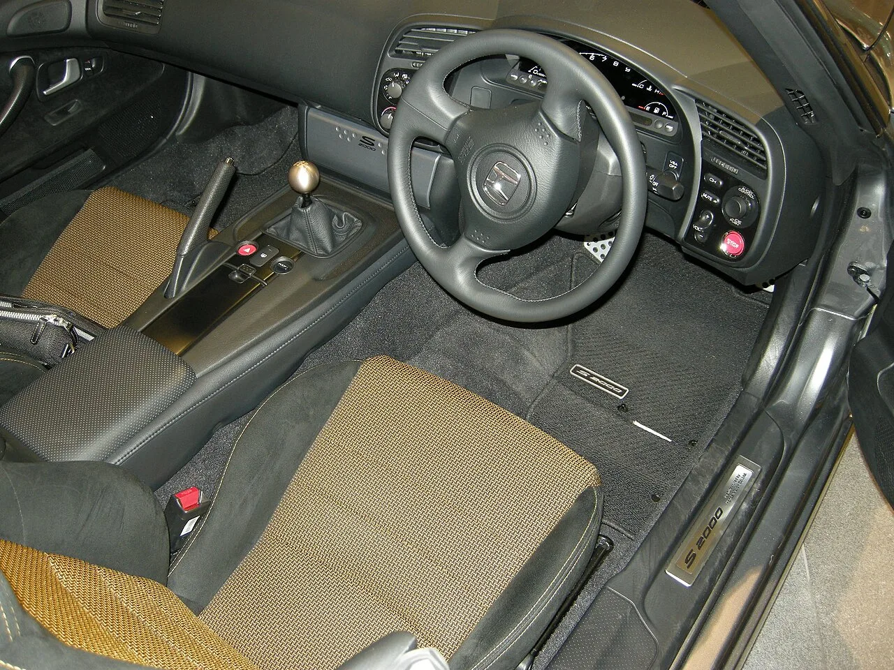 Honda S2000 AP2, interior
