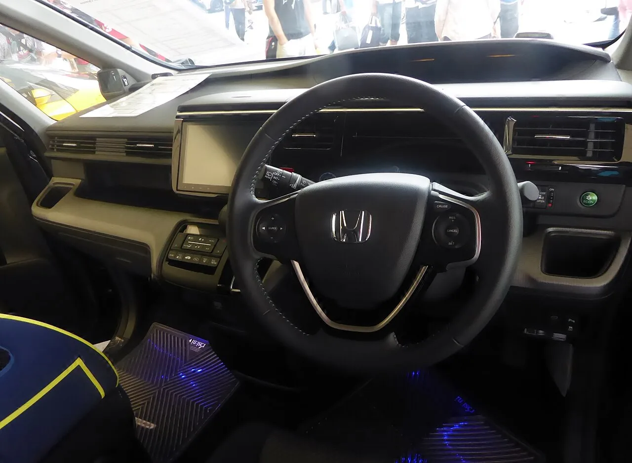 Honda Stepwgn RF1 / RF2, interior