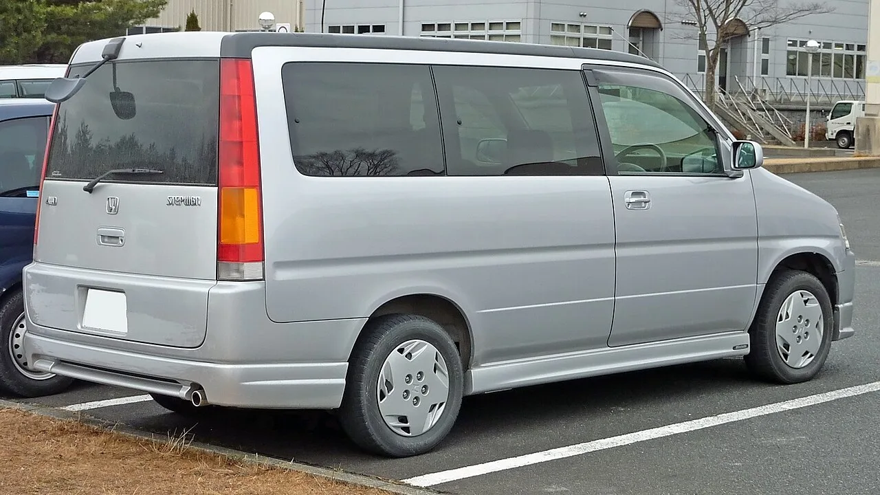 Honda Stepwgn RF1 / RF2, rear