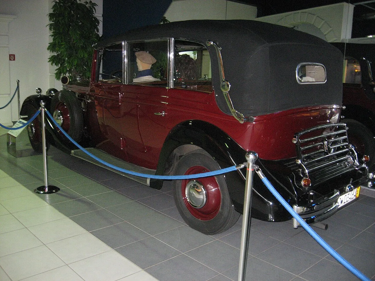 Horch 850, rear