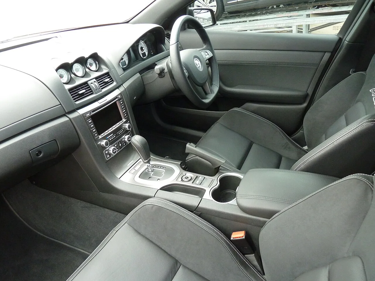 HSV Maloo VG, interior