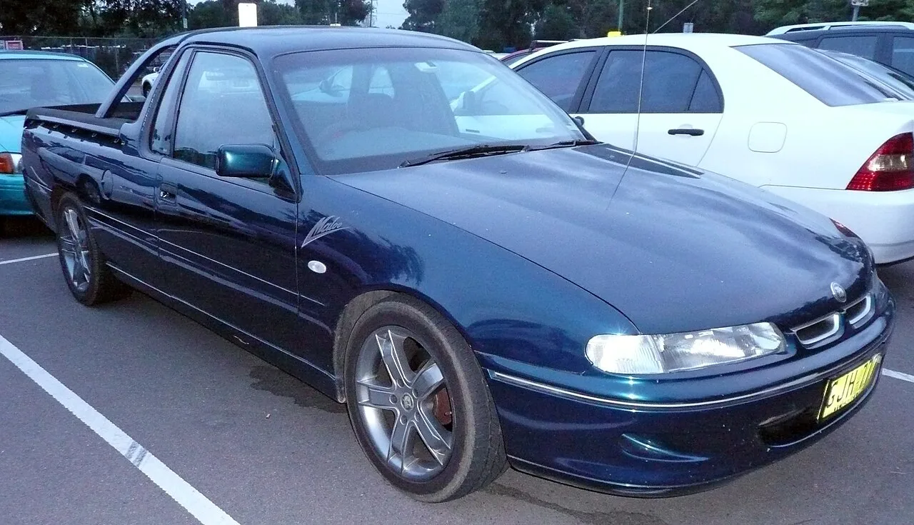 HSV Maloo VG, side