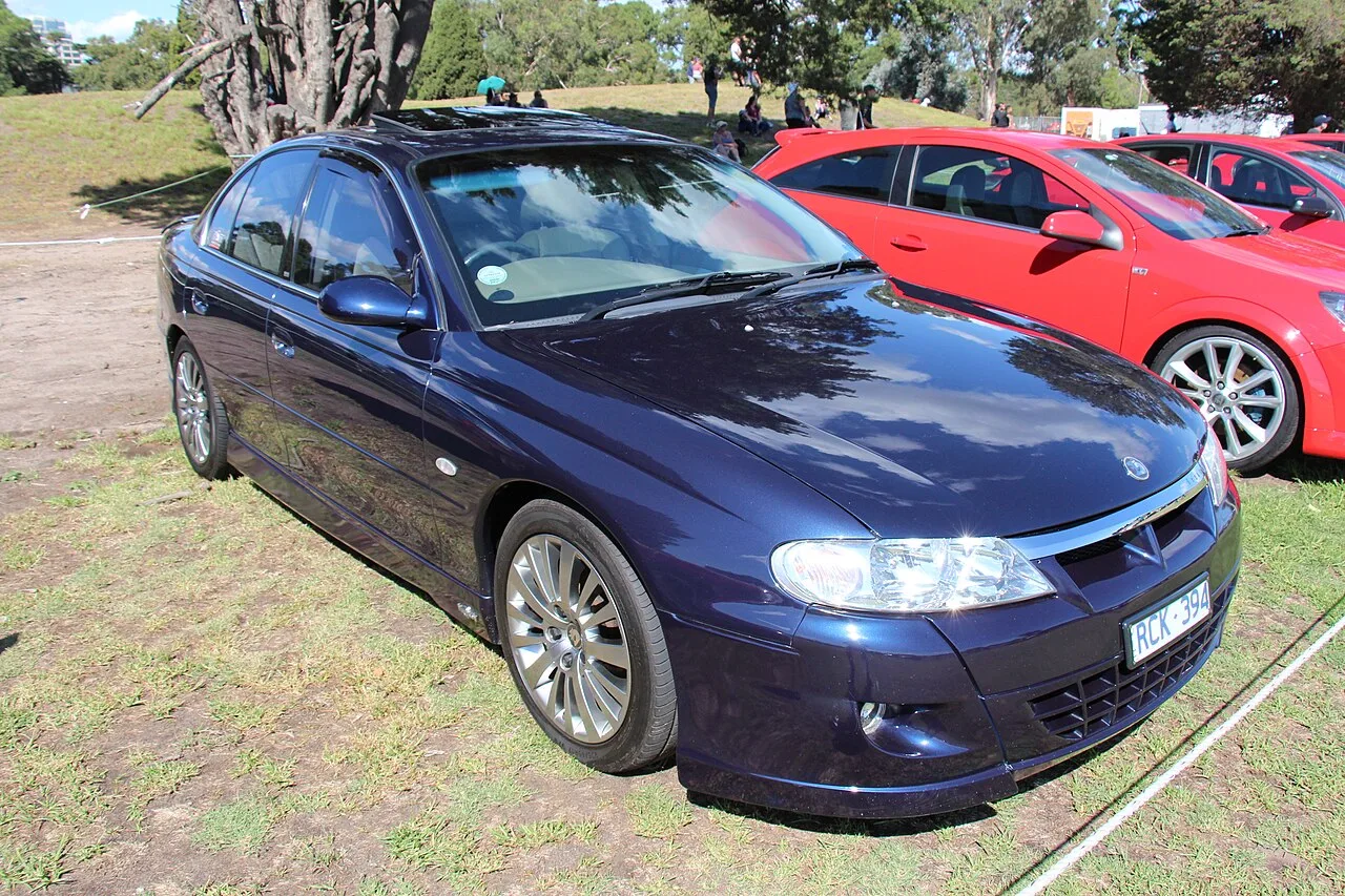 HSV Senator VP, rear