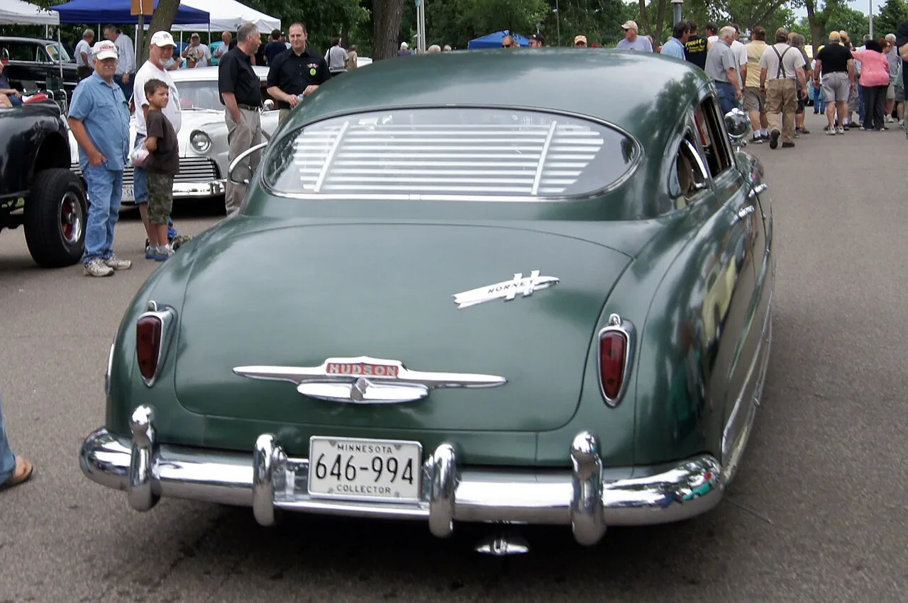 Hudson Hornet, rear