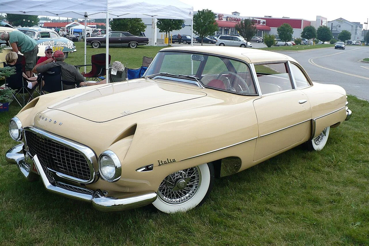 Hudson Italia, interior