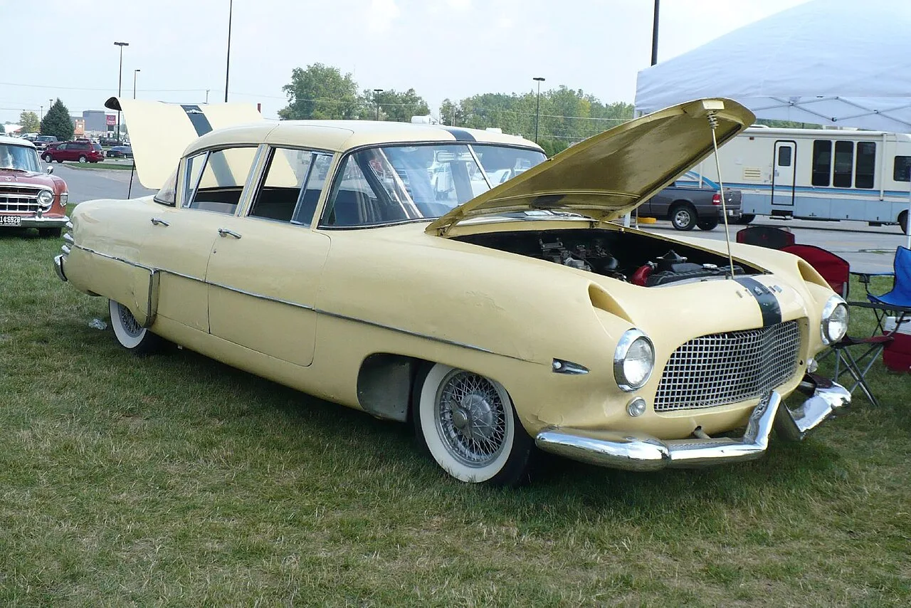 Hudson Italia, side