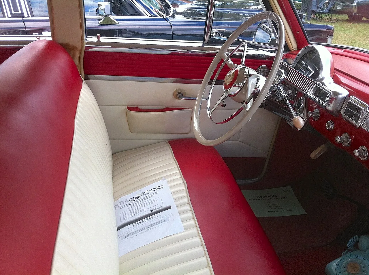 Hudson Jet, interior