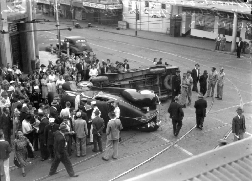 Hudson Terraplane, side