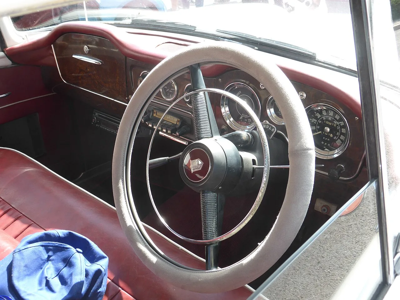 Humber Hawk Mk VI and VIA, interior