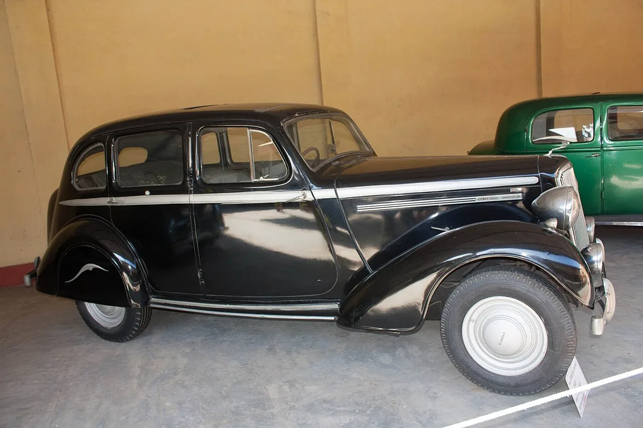 Humber Super Snipe Mark I to III, side