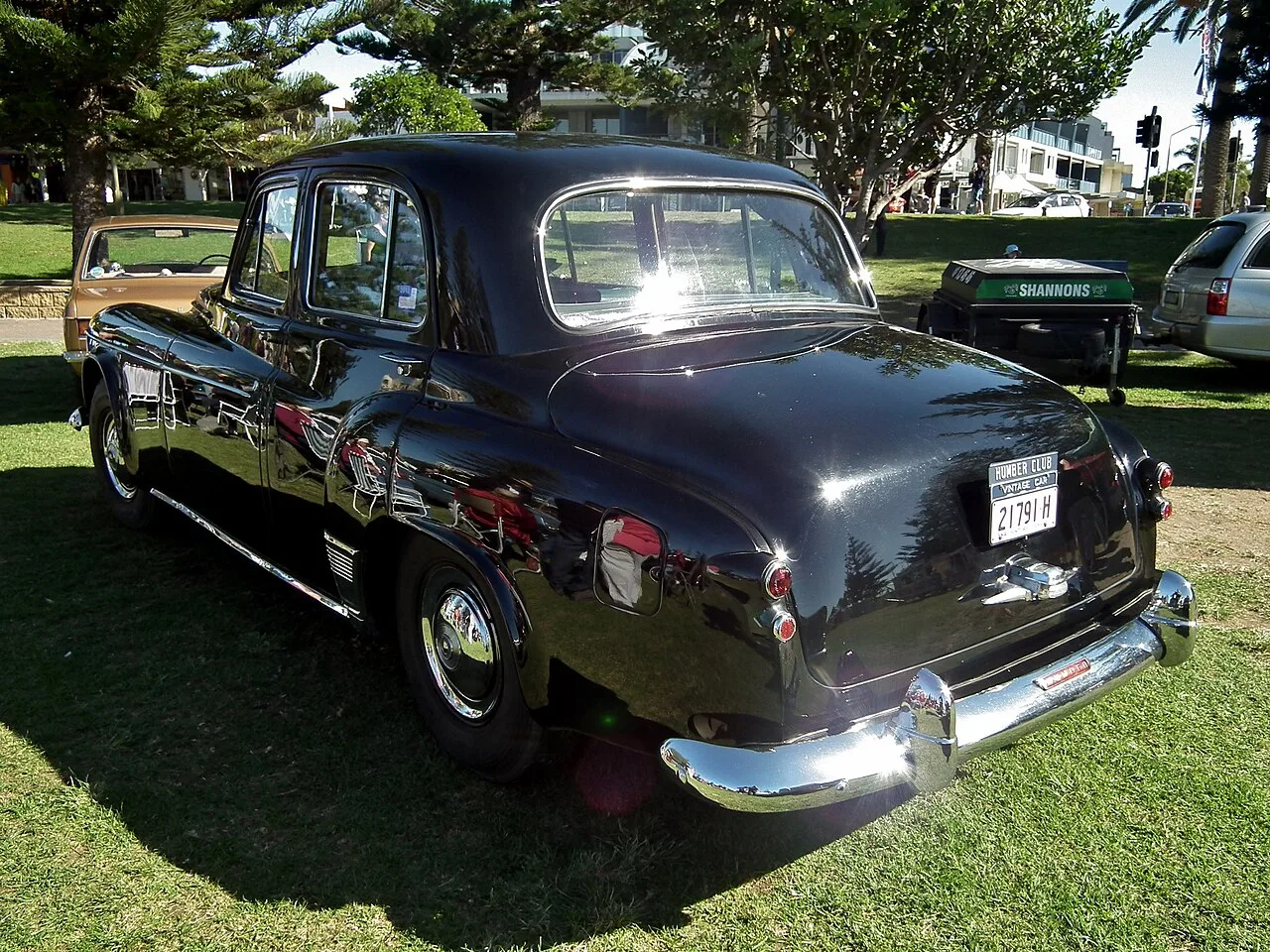 Humber Super Snipe, rear