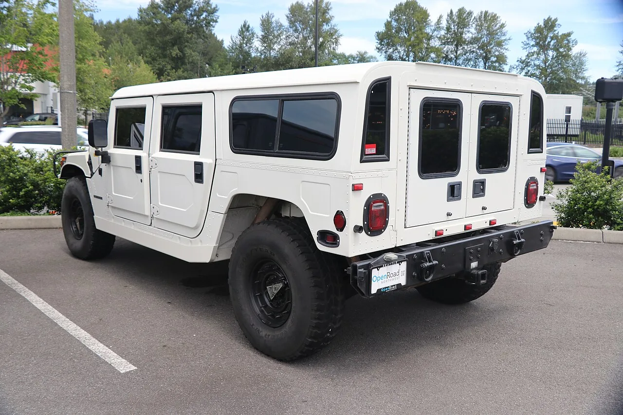 Hummer H1, rear