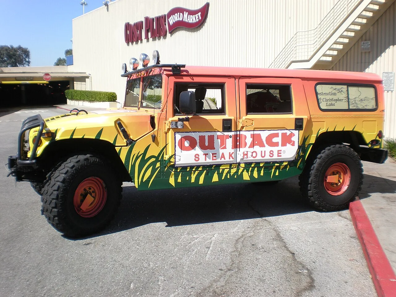Hummer H1, side