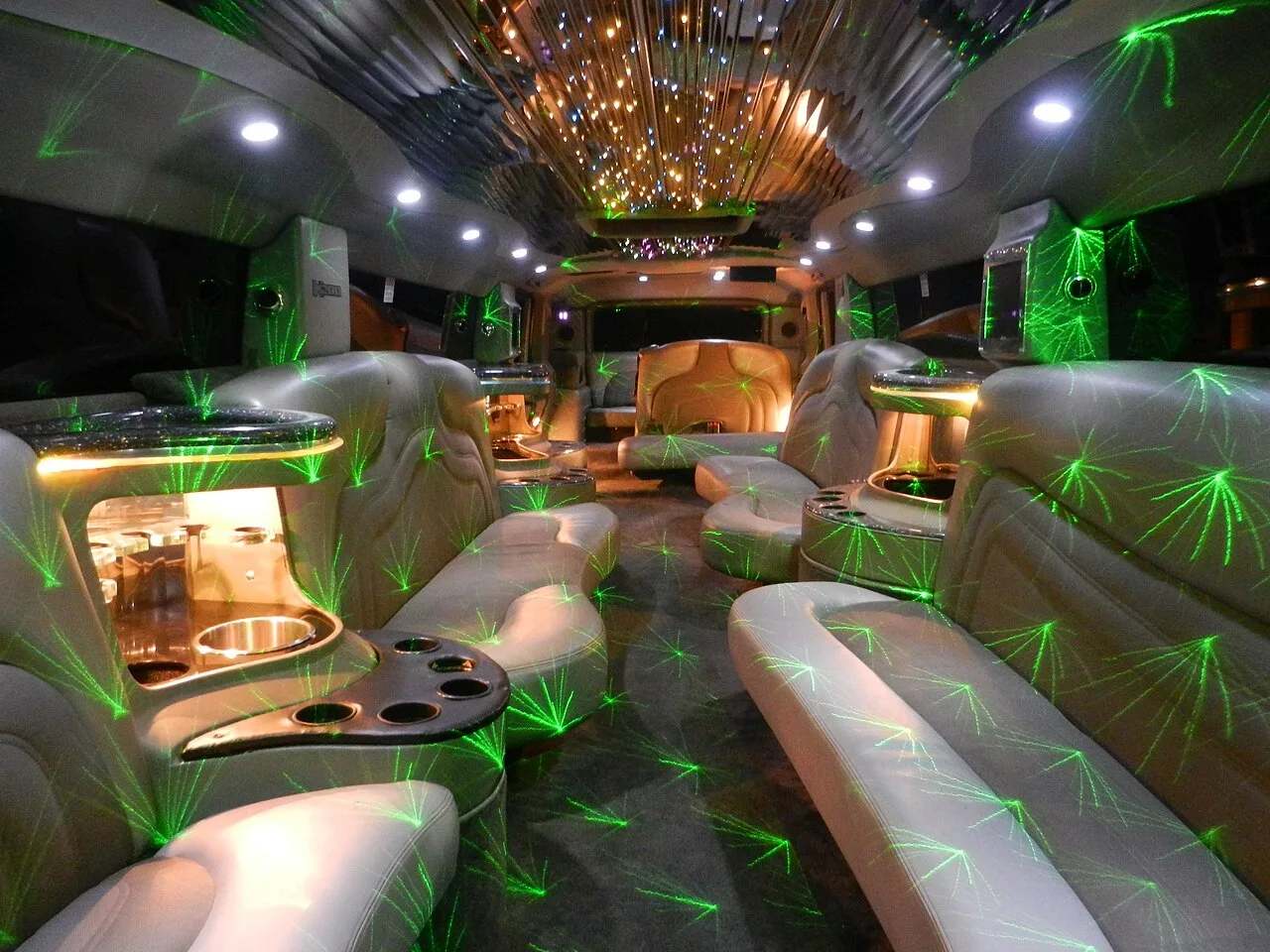 Hummer H2, interior