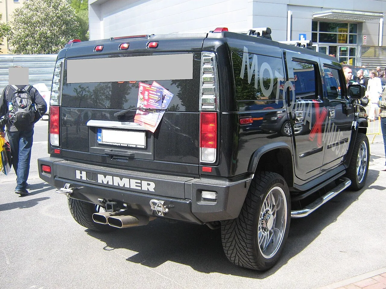 Hummer H2, rear