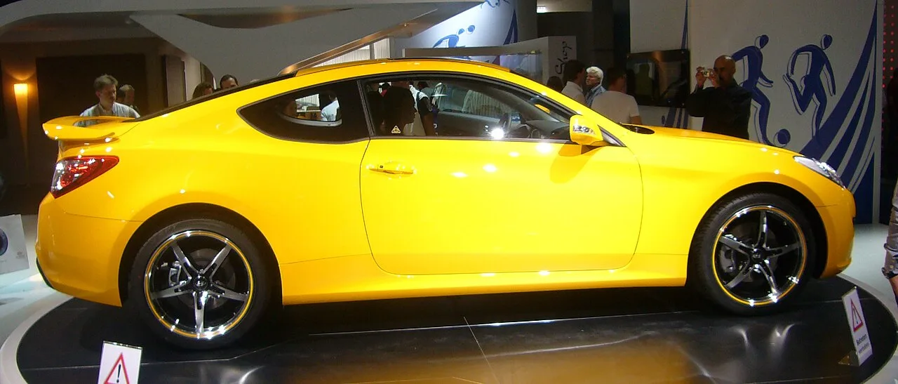 Hyundai Genesis Coupe BK, side