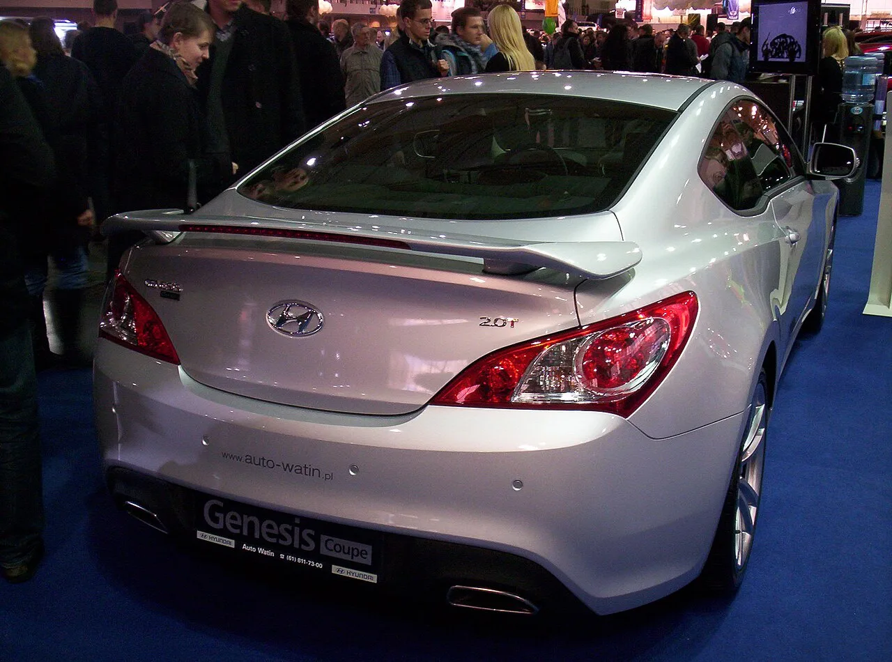 Hyundai Genesis Coupe, rear