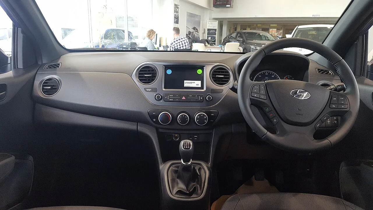 Hyundai i10 IA / Grand i10 BA, interior