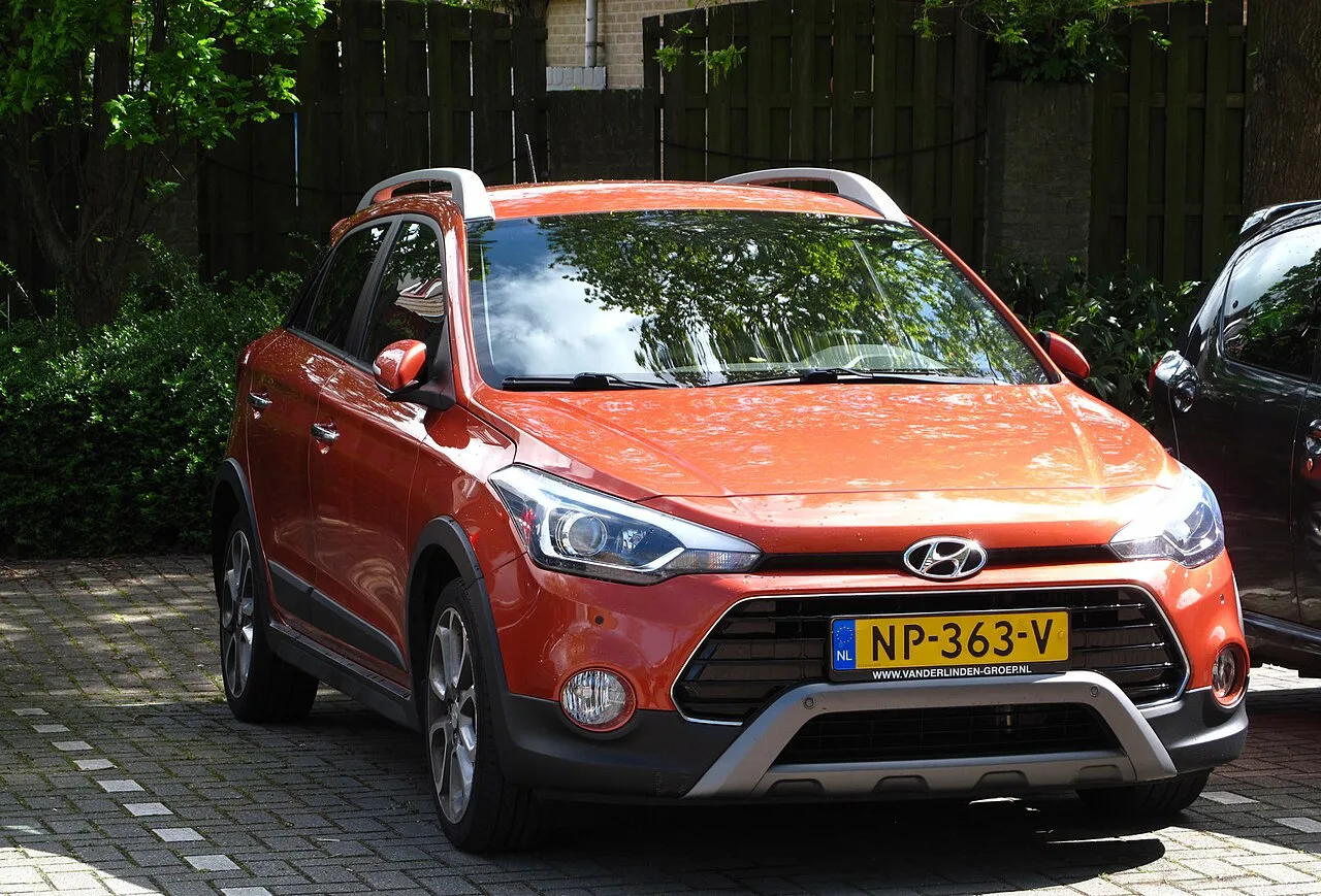 Hyundai i20 GB, side