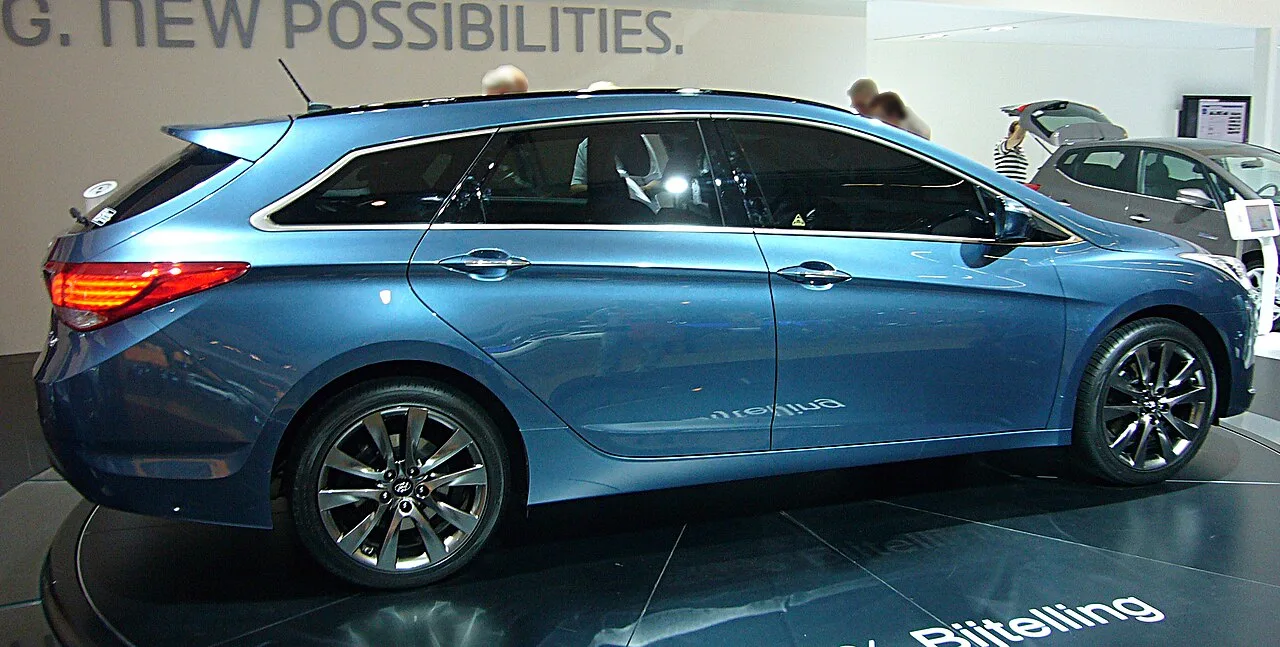 Hyundai i40, side