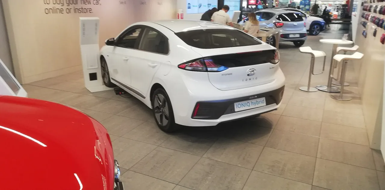 Hyundai Ioniq, rear