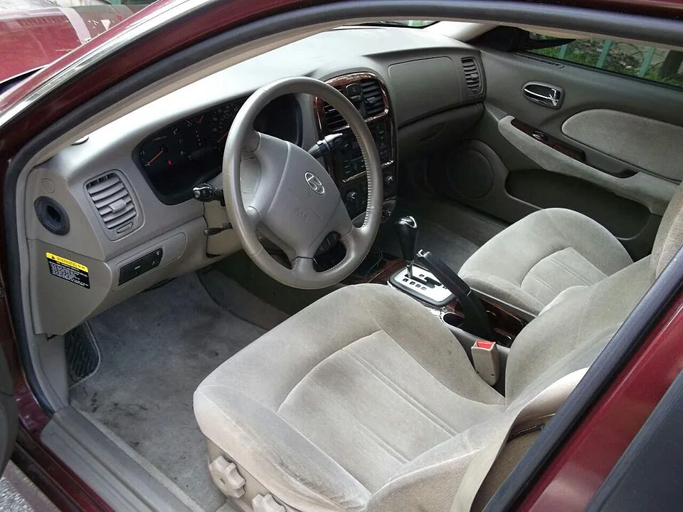 Hyundai Sonata, interior