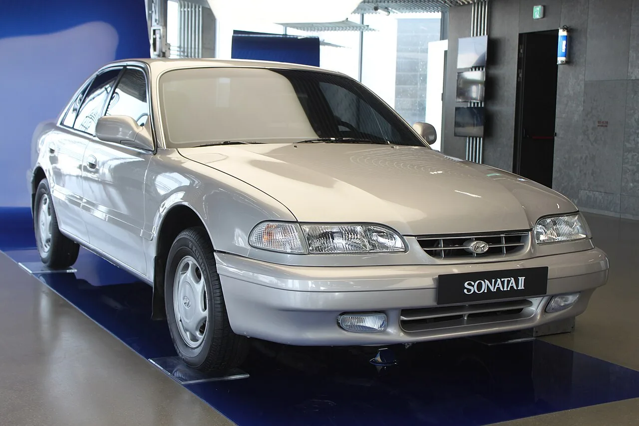 Hyundai Sonata, side