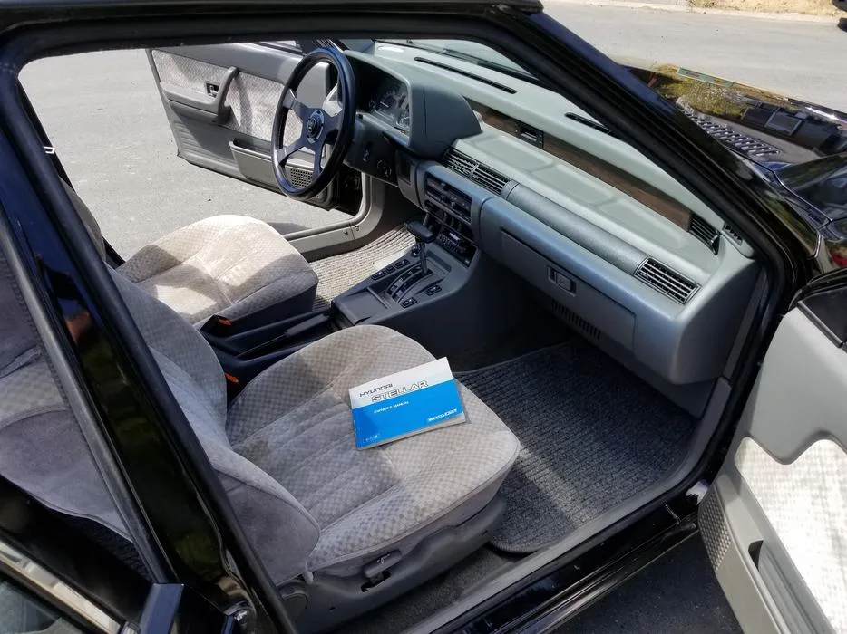 Hyundai Stellar, interior