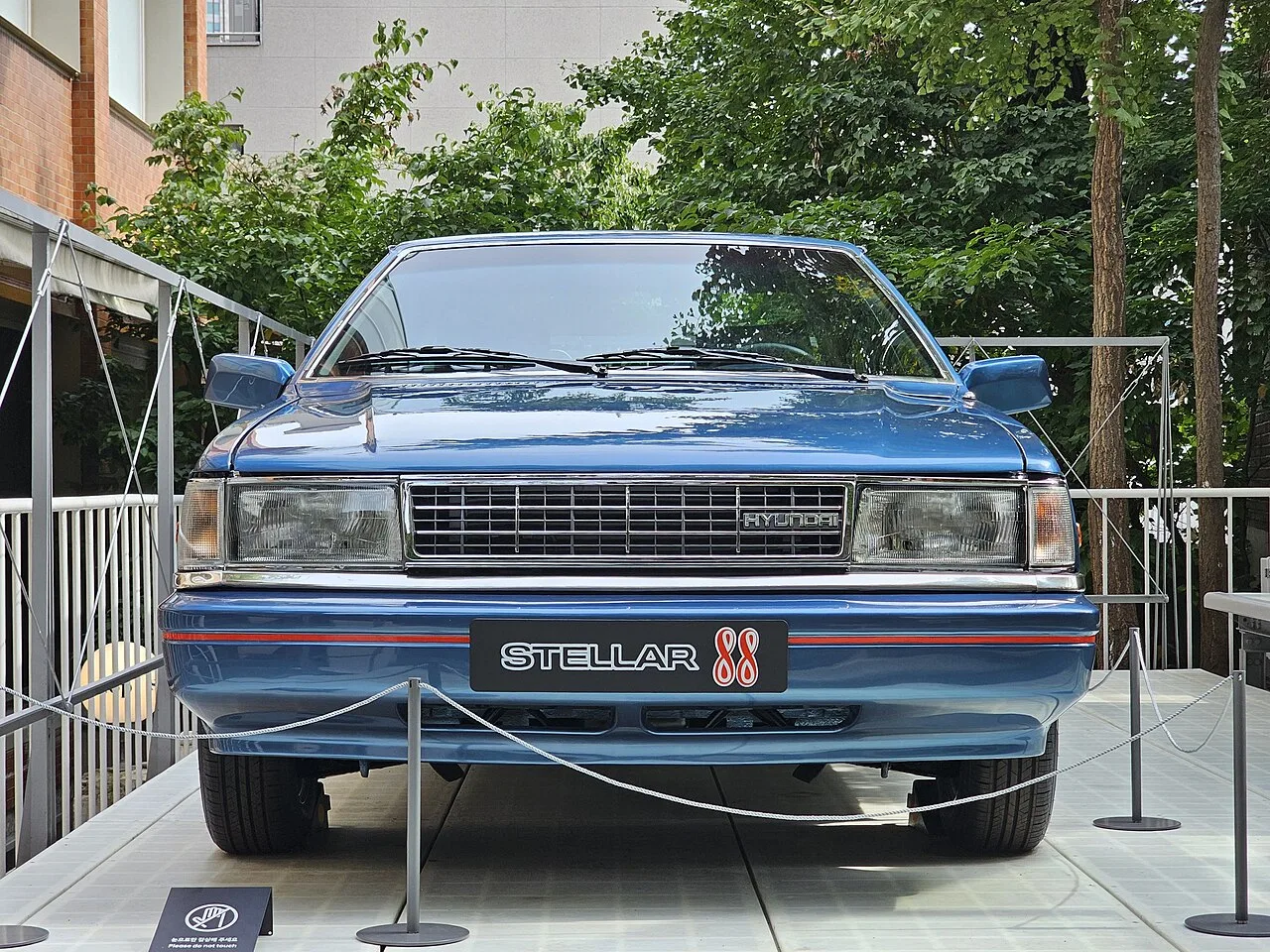 Hyundai Stellar, side