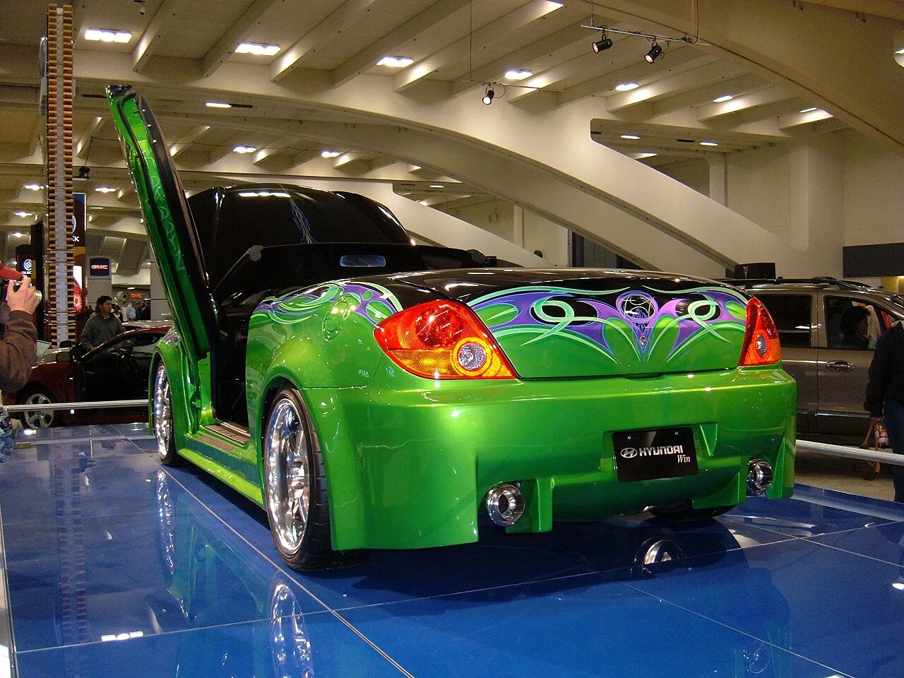 Hyundai Tiburon, rear