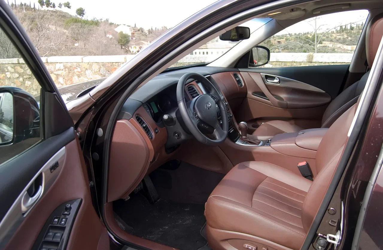 Infiniti EX37, interior
