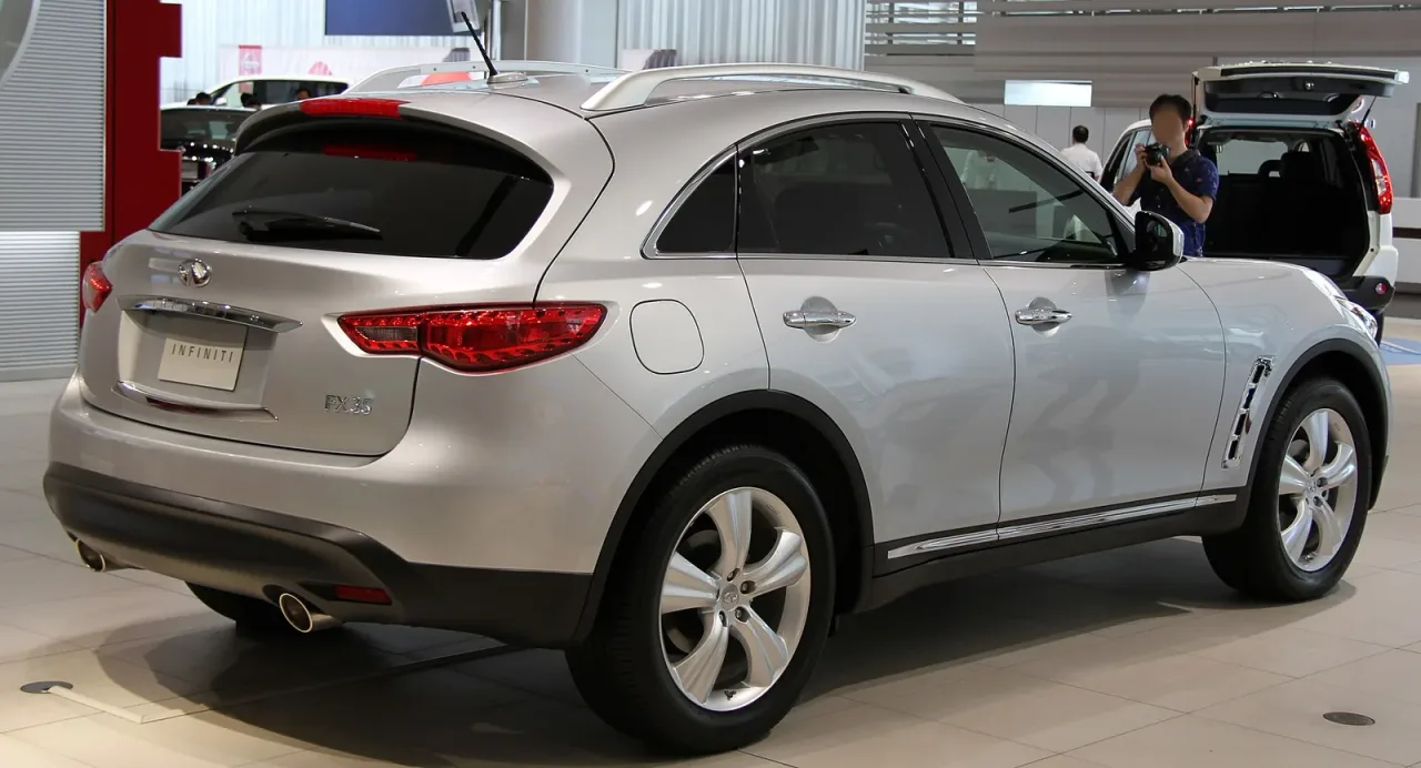 Infiniti FX35, rear