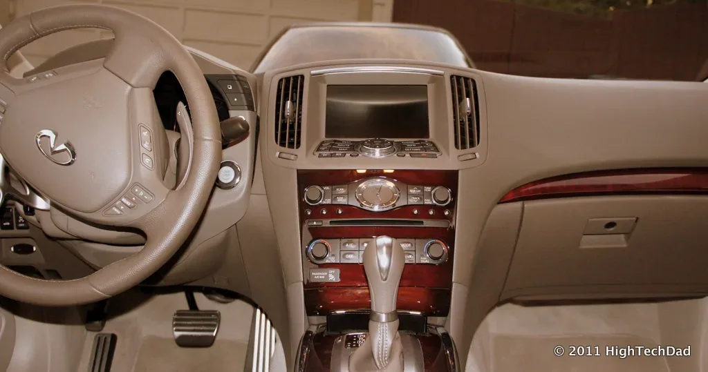 Infiniti G37, interior