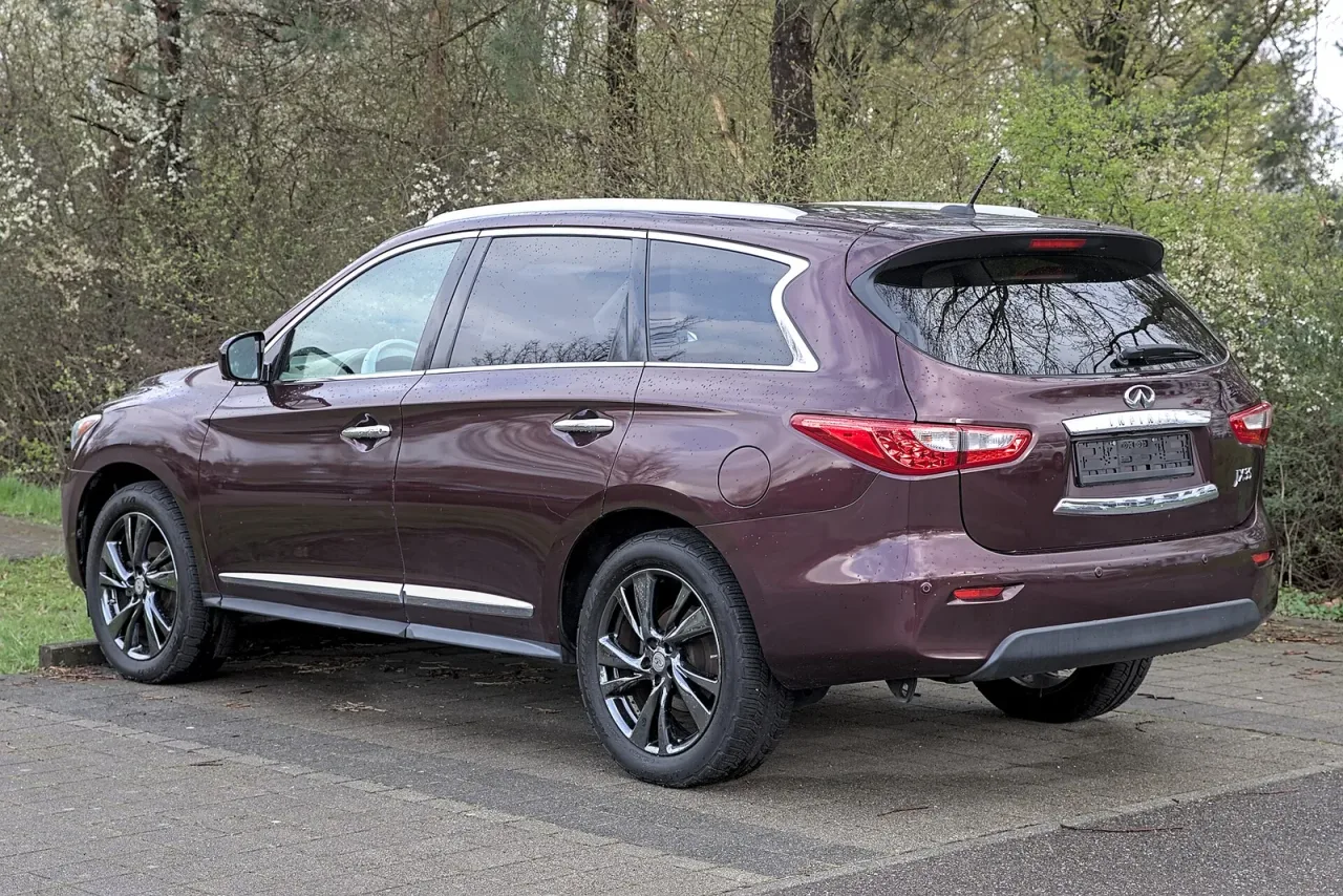Infiniti JX35, rear