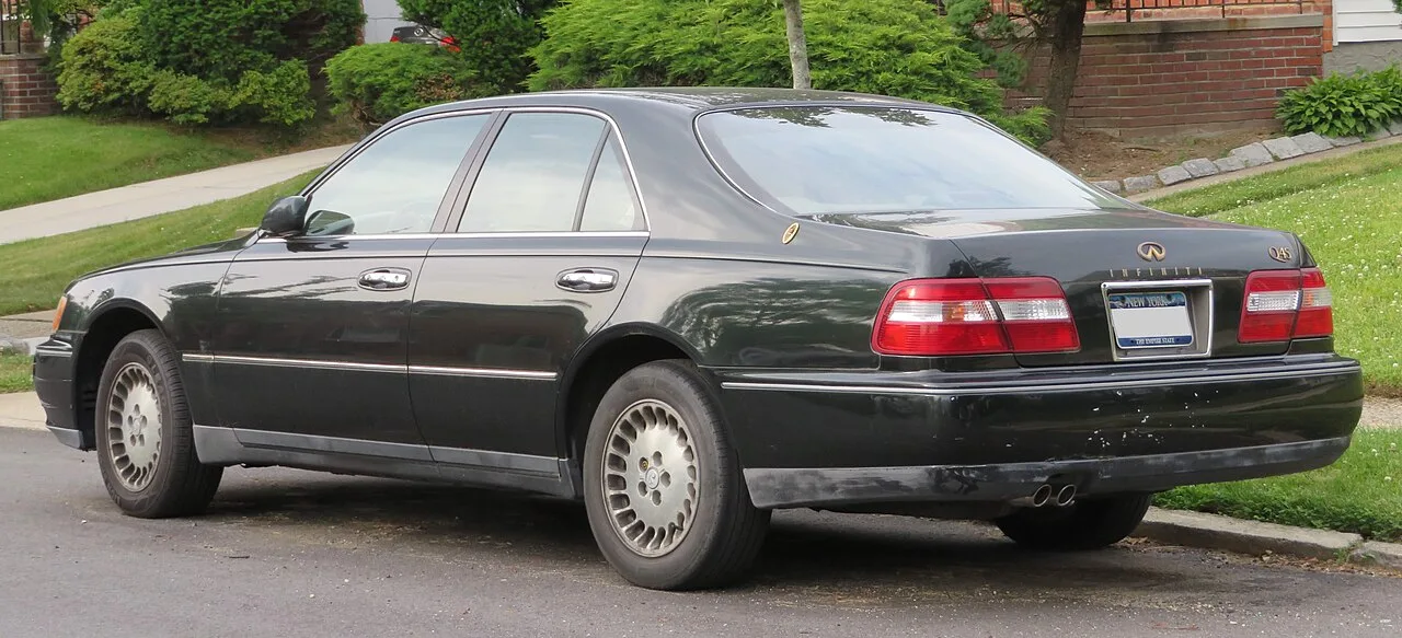 Infiniti Q45, rear