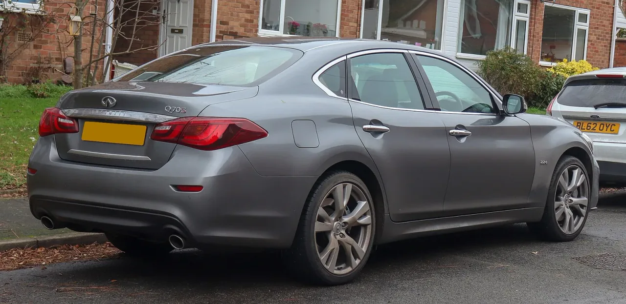 Infiniti Q70, rear