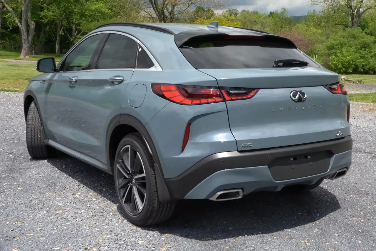 Infiniti QX55, rear