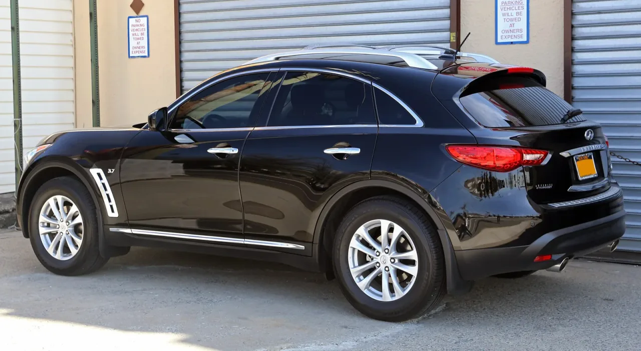 Infiniti QX70, rear