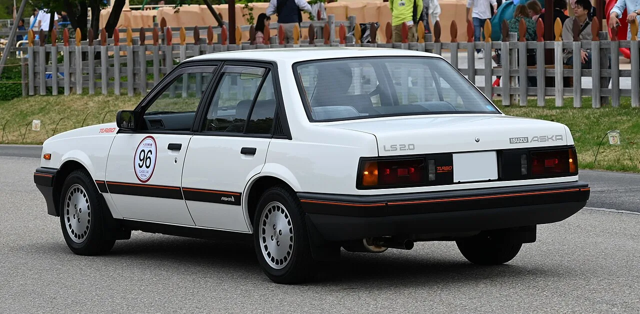 Isuzu Florian, rear