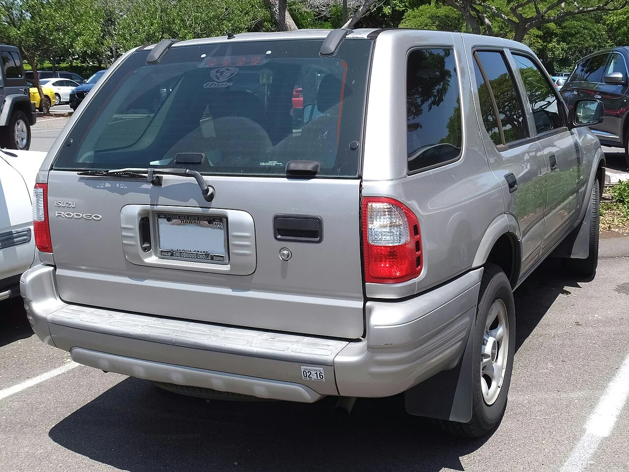 Isuzu Rodeo, rear