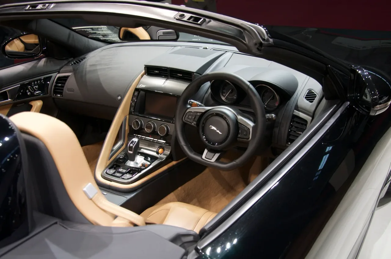 Jaguar F-Type, interior