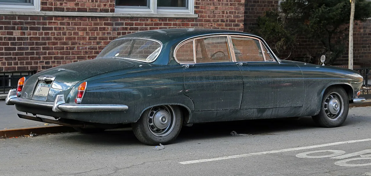 Jaguar Mark X and 420G, rear
