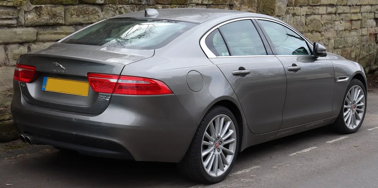 Jaguar XE, rear